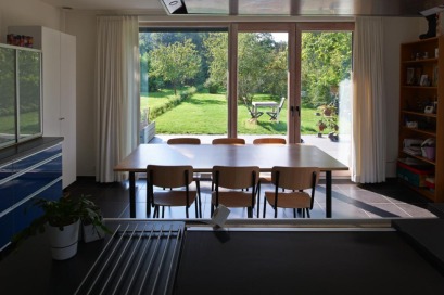 Moderne halfopen bebouwing houtskeletbouw