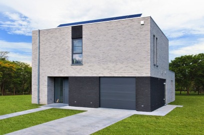 Moderne houtskeletbouwwoning in kubusvorm 