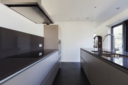 Moderne keuken met keukeneiland