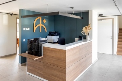 Dewaele Woningbouw - Onthaal in moderne dokterspraktijk