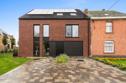 Voorgevel van een moderne en tijdloze woning van Dewaele Woningbouw in Kapelle-op-den-Bos