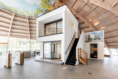 Showroom Deerlijk met houtskeletbouwdemo.