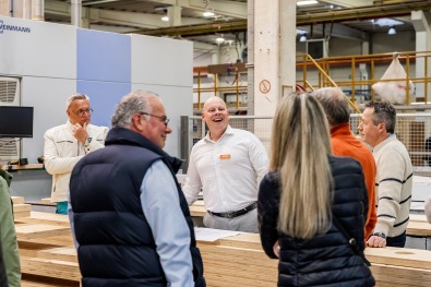 Rondleiding atelier houtskeletbouw Dewaele Woningbouw tijdens infoavond