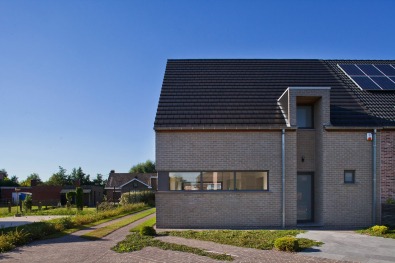 Tijdloze halfopen bebouwing in houtskeletbouw