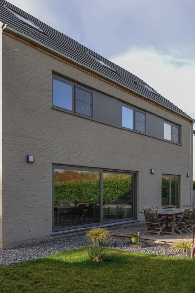 Tijdloze open woning gevel