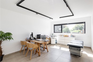 Maisons Dewaele - Intérieur d'un cabinet médical moderne