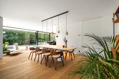 overzicht eetkamer - strakke woning