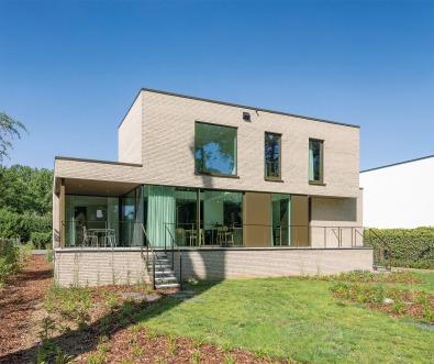 Arrière d'une maison témoin à ossature bois