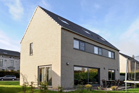 Tijdloze open woning gevel