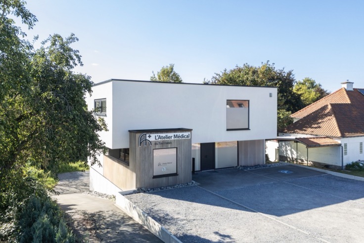 Realisatie moderne dokterspraktijk in Doornik - Dewaele Woningbouw